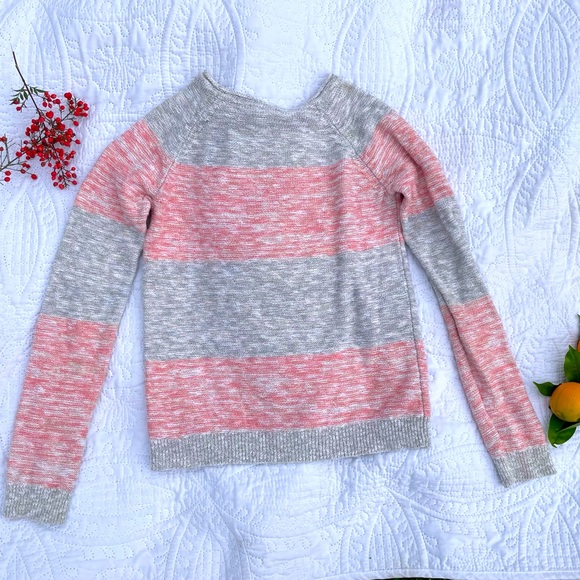 Sparkly Pink and Gray Sweater With Gold Threading!! - Picture 5 of 5